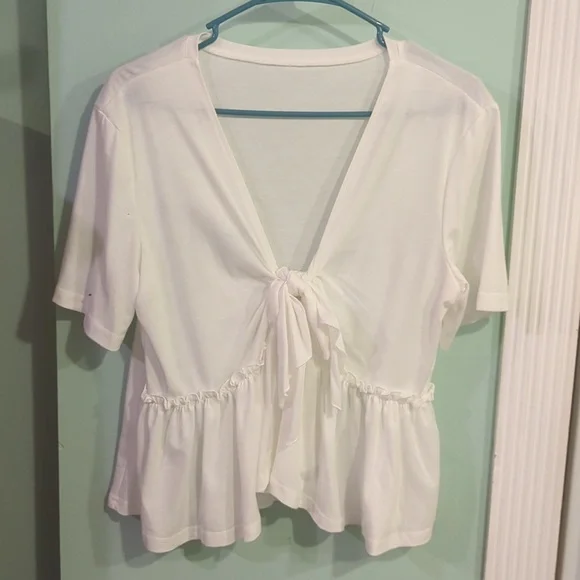 white ruffle blouse with tie front - Picture 2 of 2